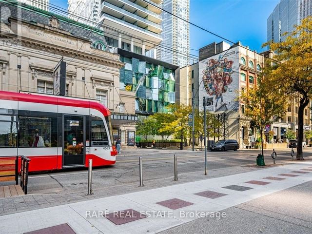 Theatre Park - 2306 224 King Street West - photo 3