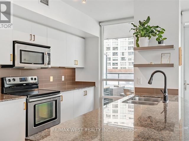 Beyond The Sea - South Tower - 402 2240 Lake Shore Boulevard West - photo 2