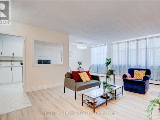 Versailles Court - 207 2245 Eglinton Avenue East - photo 3