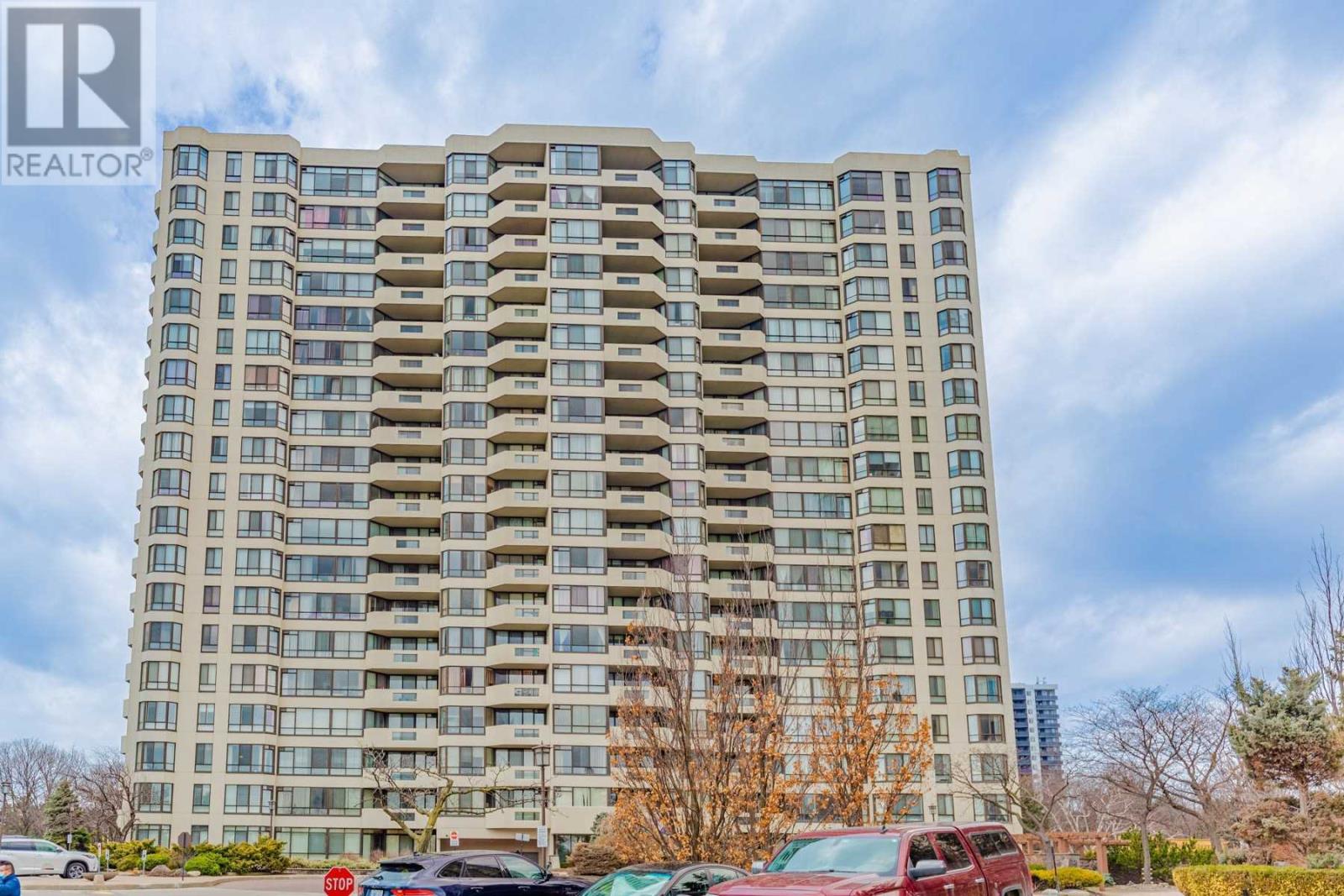 225 Bamburgh Crcl, Unit 212, Toronto — For sale @ $650,000 | CondoDork.com