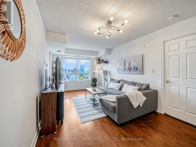 The Star of Downtown - 1002 225 Wellesley Street East - photo 1