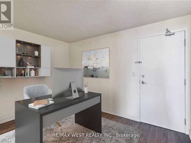 The Star of Downtown - 511 225 Wellesley Street East - photo 2