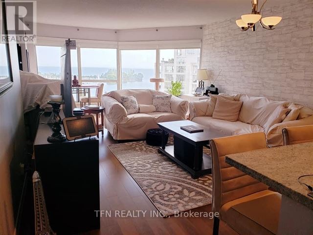 Marina Del Rey 3 - 1110 2269 Lake Shore Boulevard West - photo 3