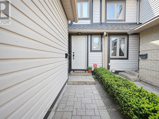 The Avenues - 6 2275 Credit Valley Road - photo 2