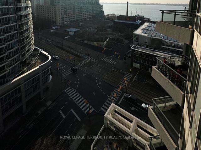 The Riviera - 1603 228 Queens Quay West - photo 2