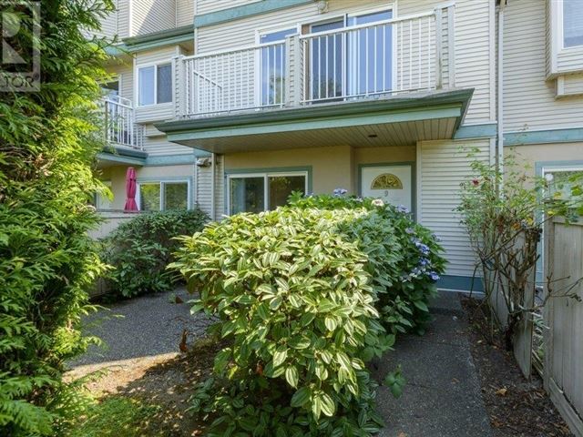 Parc Savannah - 9 22800 Windsor Court - photo 1