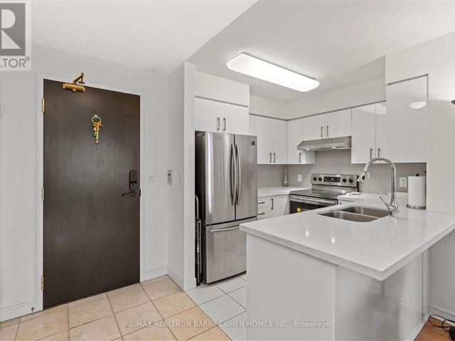 Platinum - 2606 23 Hollywood Avenue - photo 3