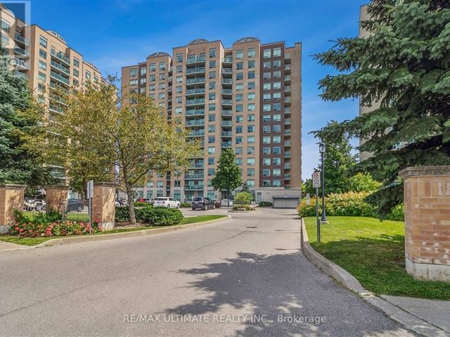 The Gates of Bayview Glen VI - 1110 23 Oneida Crescent - photo 2