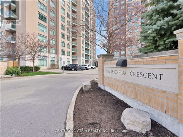 The Gates of Bayview Glen VI - 102 23 Oneida Crescent - photo 1