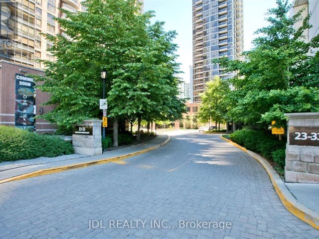 Spring at Minto Gardens - 911 23 Sheppard Avenue East - photo 2