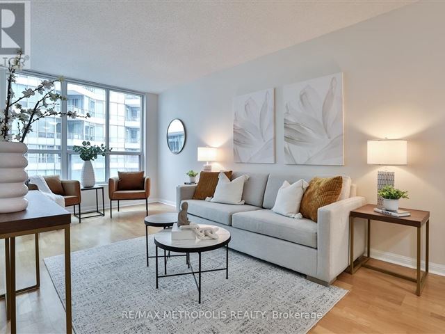 The Riviera - 820 228 Queens Quay West - photo 1