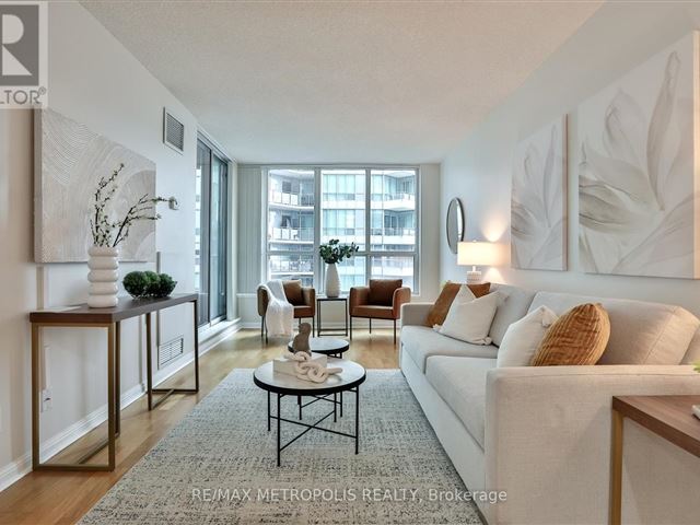 The Riviera - 820 228 Queens Quay West - photo 2