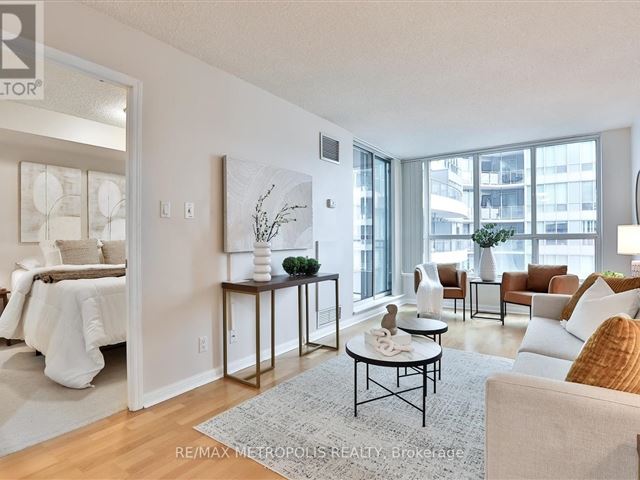 The Riviera - 820 228 Queens Quay West - photo 3