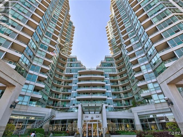 The Riviera - 1018 228 Queens Quay West - photo 1