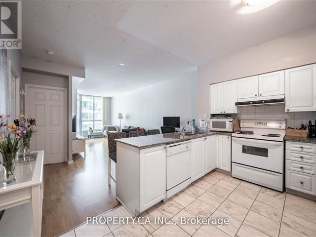 The Riviera - 1815 228 Queens Quay West - photo 3