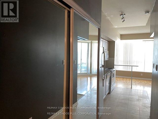 The Riviera - 1027 228 Queens Quay West - photo 3