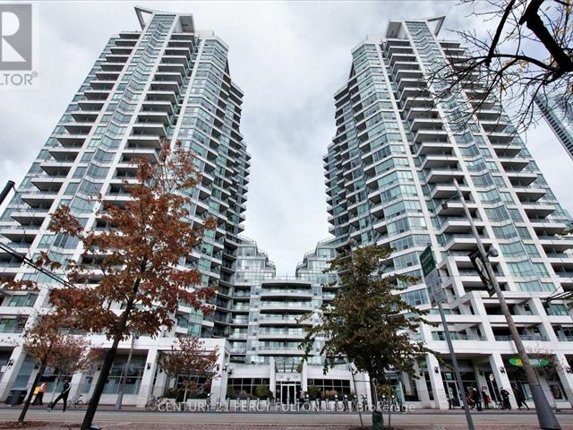 The Riviera - 223 228 Queens Quay West - photo 1