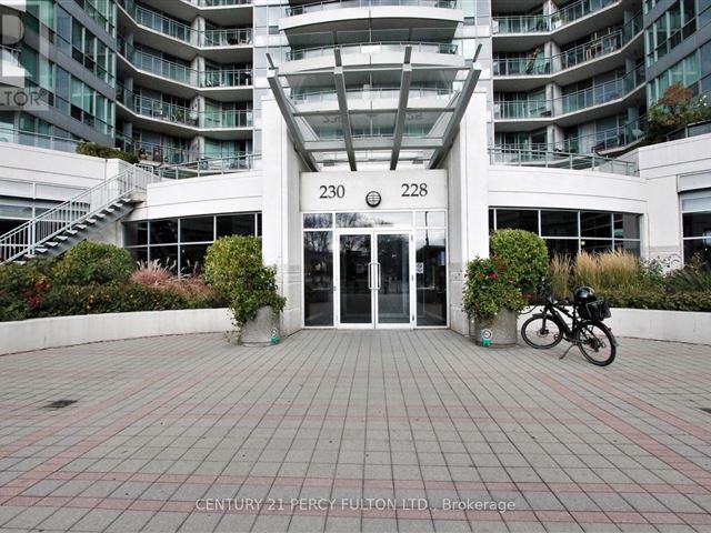 The Riviera - 223 228 Queens Quay West - photo 2