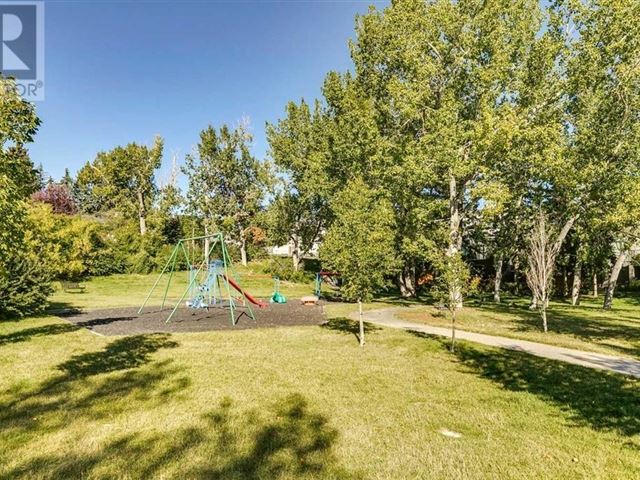 2317 17a St Sw - 301 2317 17a Street Southwest - photo 2