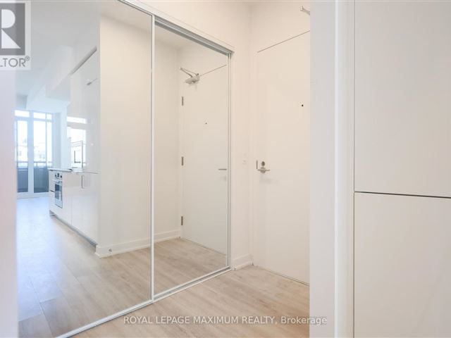 Artist's Alley Phase 2 - 720 234 Simcoe Street - photo 2