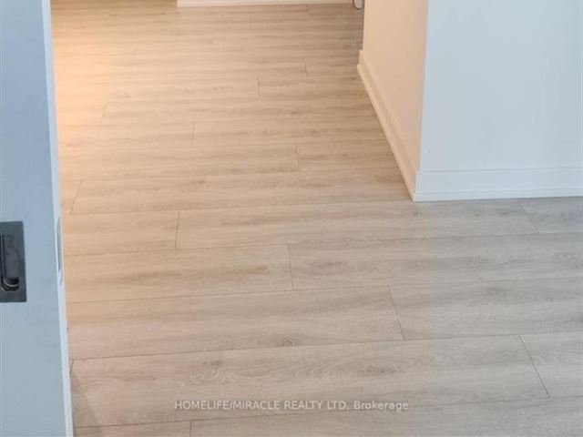 Artist's Alley Phase 2 - 724 234 Simcoe Street - photo 1