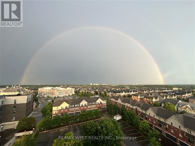 The Courtyard Residences - 1001 111 Georgian Drive - photo 1