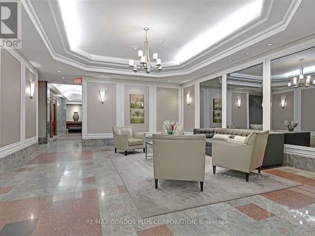 The Century Plaza - 2403 24 Wellesley Street West - photo 2