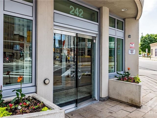 Claridge Plaza Phase 3 - 1809 242 Rideau Street - photo 2