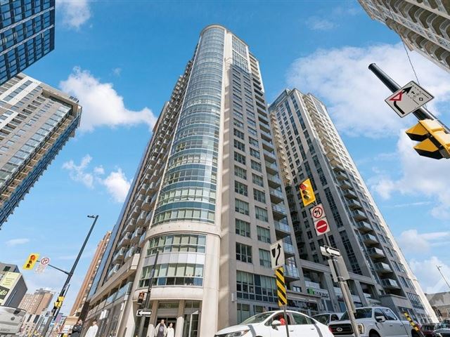 Claridge Plaza Phase 3 - 2106 242 Rideau Street - photo 1