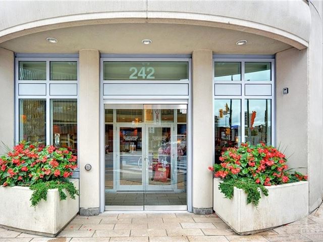 Claridge Plaza Phase 3 - 2804 242 Rideau Street - photo 2