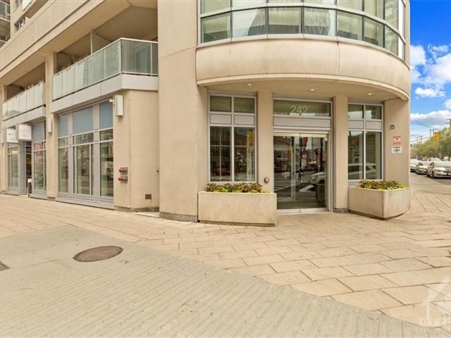 Claridge Plaza Phase 3 - 2409 242 Rideau Street - photo 2