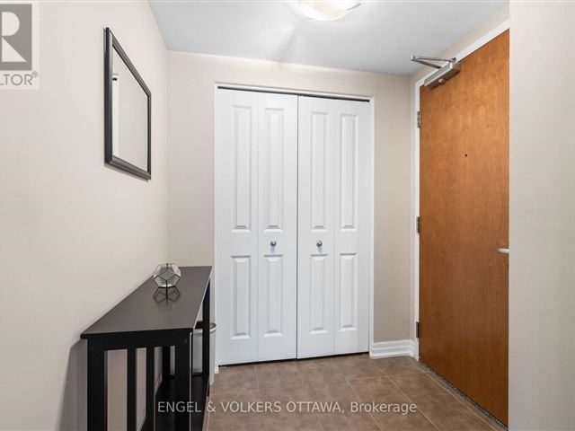 Claridge Plaza Phase 3 - 801 242 Rideau Street - photo 2