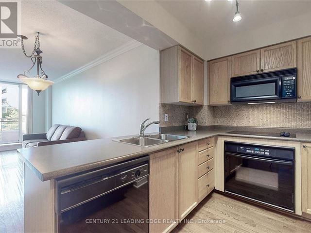 The Parkside - 316 245 Davisville Avenue - photo 1