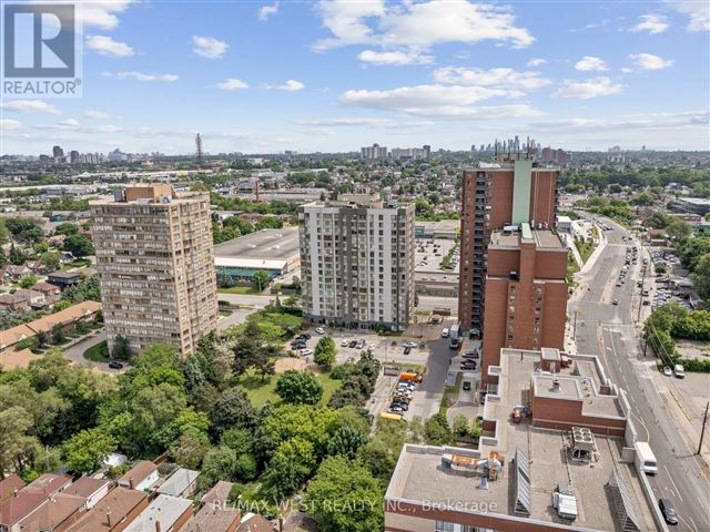 York Square - 806 2470 Eglinton Avenue West - photo 2