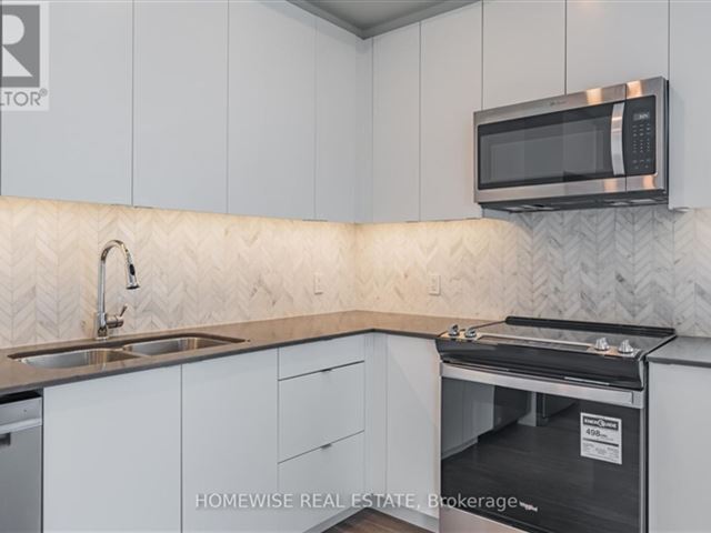 The Huron - 605 2475 Hurontario Street - photo 3