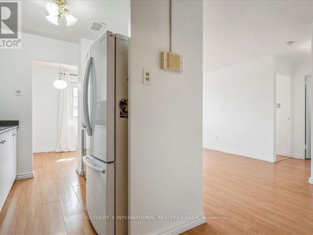 2485 Woking Condos - 405 2485 Woking Crescent - photo 2