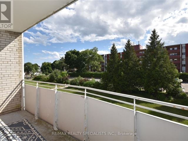 2485 Woking Condos - 209 2485 Woking Crescent - photo 2