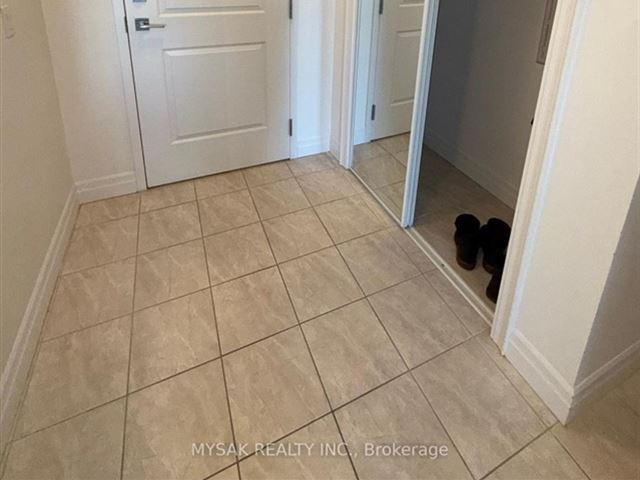 2490 Old Bronte RD - 805 2490 Old Bronte Road - photo 2