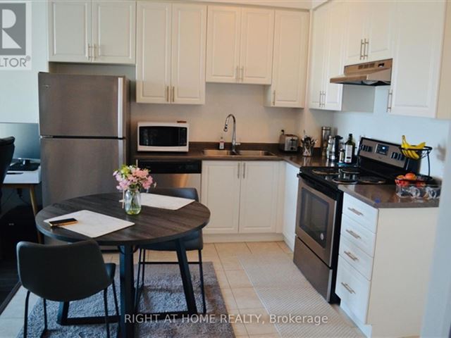 2490 Old Bronte RD - 507 2490 Old Bronte Road - photo 2