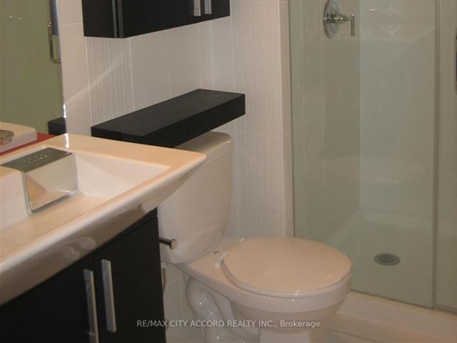 Luna | Luna Vista at CityPlace - 1905 25 Capreol Court - photo 2