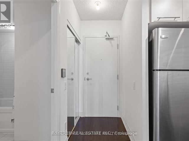 Encore Condos - 2308 25 Carlton Street - photo 3