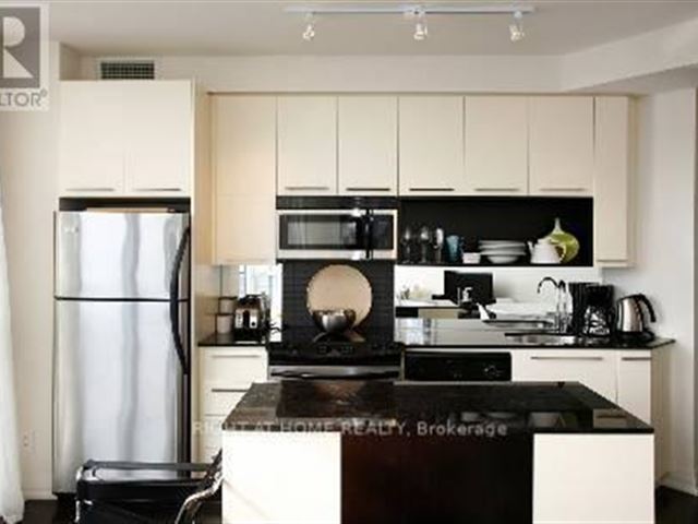 Encore Condos - 3102 25 Carlton Street - photo 3