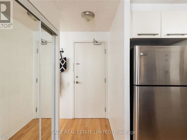 Encore Condos - 1308 25 Carlton Street - photo 2