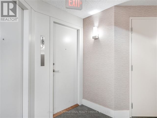 Encore Condos - 1907 25 Carlton Street - photo 2