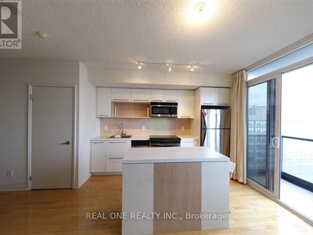 Encore Condos - 2310 25 Carlton Street - photo 2