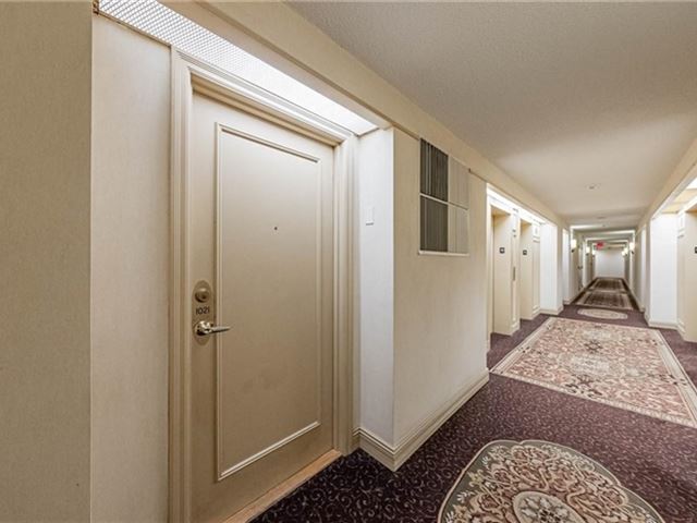 Skymark West 2 - 1021 25 Kingsbridge Garden Circle - photo 2