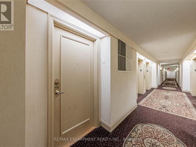 Skymark West 2 - 1021 25 Kingsbridge Garden Circle - photo 3