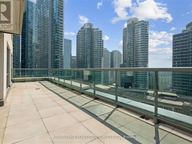 Infinity IV The Final Phase - 1807 25 Lower Simcoe Street - photo 2