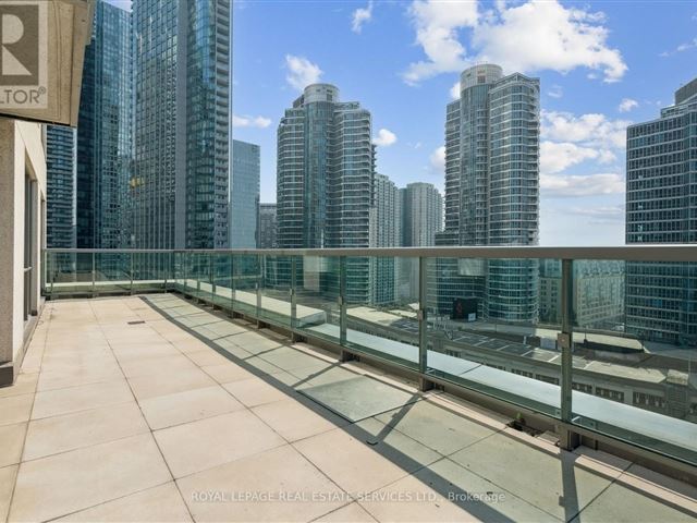 Infinity IV The Final Phase - 1807 25 Lower Simcoe Street - photo 2