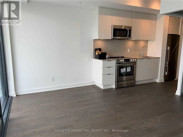 Yonge + Rich - 3114 25 Richmond Street East - photo 2